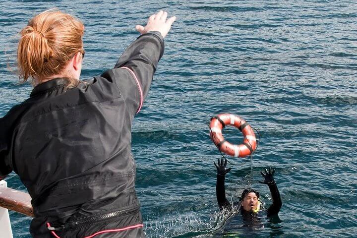 PADI Rescue Diver Course with Divinguru in Sri Lanka